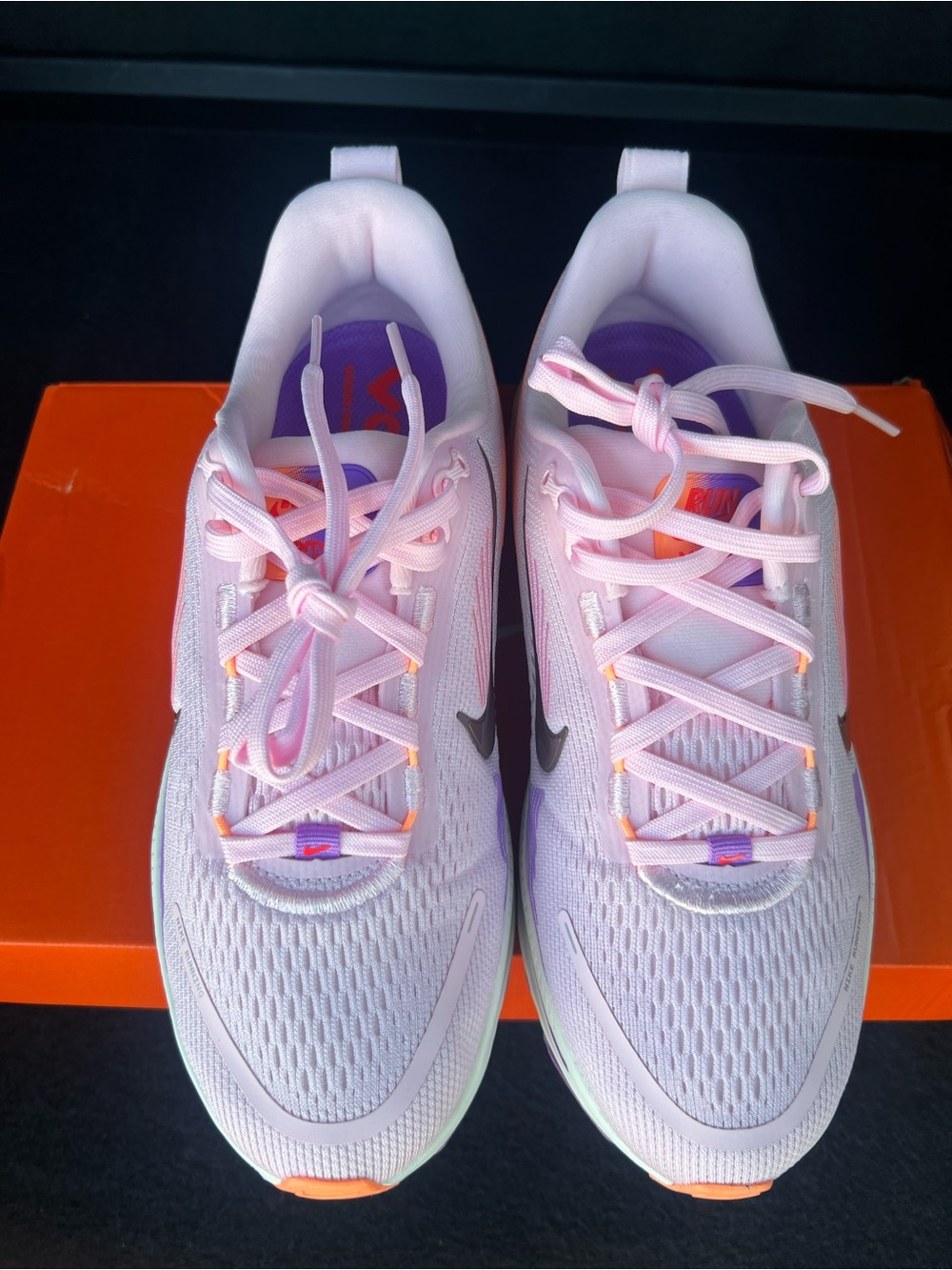 Nike Vomero 18 Teens' Running Shoes Pink/Purple/Orange HQ2157-603 Size 6Y/7.5W - Picture 5 of 8